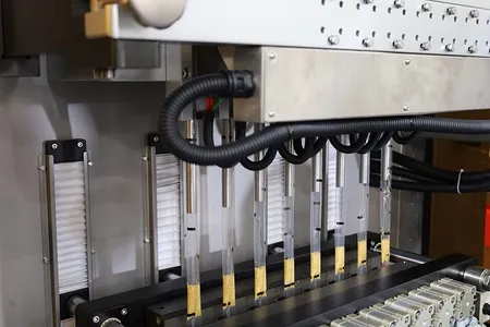 Sealing and cutting system